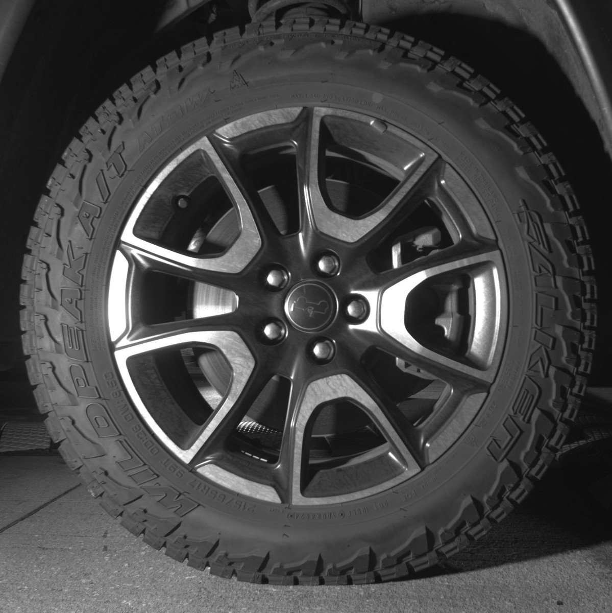 Used 2025 Jeep Compass Trailhawk image 13