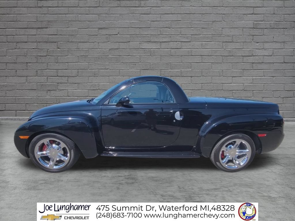 Used 2004 Chevrolet SSR RWD image 9