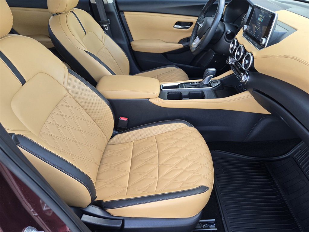 Used 2024 Nissan Sentra SV w/ SV Premium Package image 12