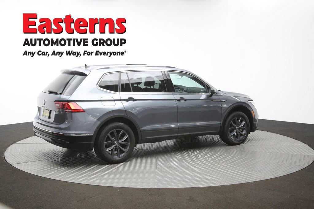 Used 2022 Volkswagen Tiguan SE w/ Panoramic Sunroof Package image 43