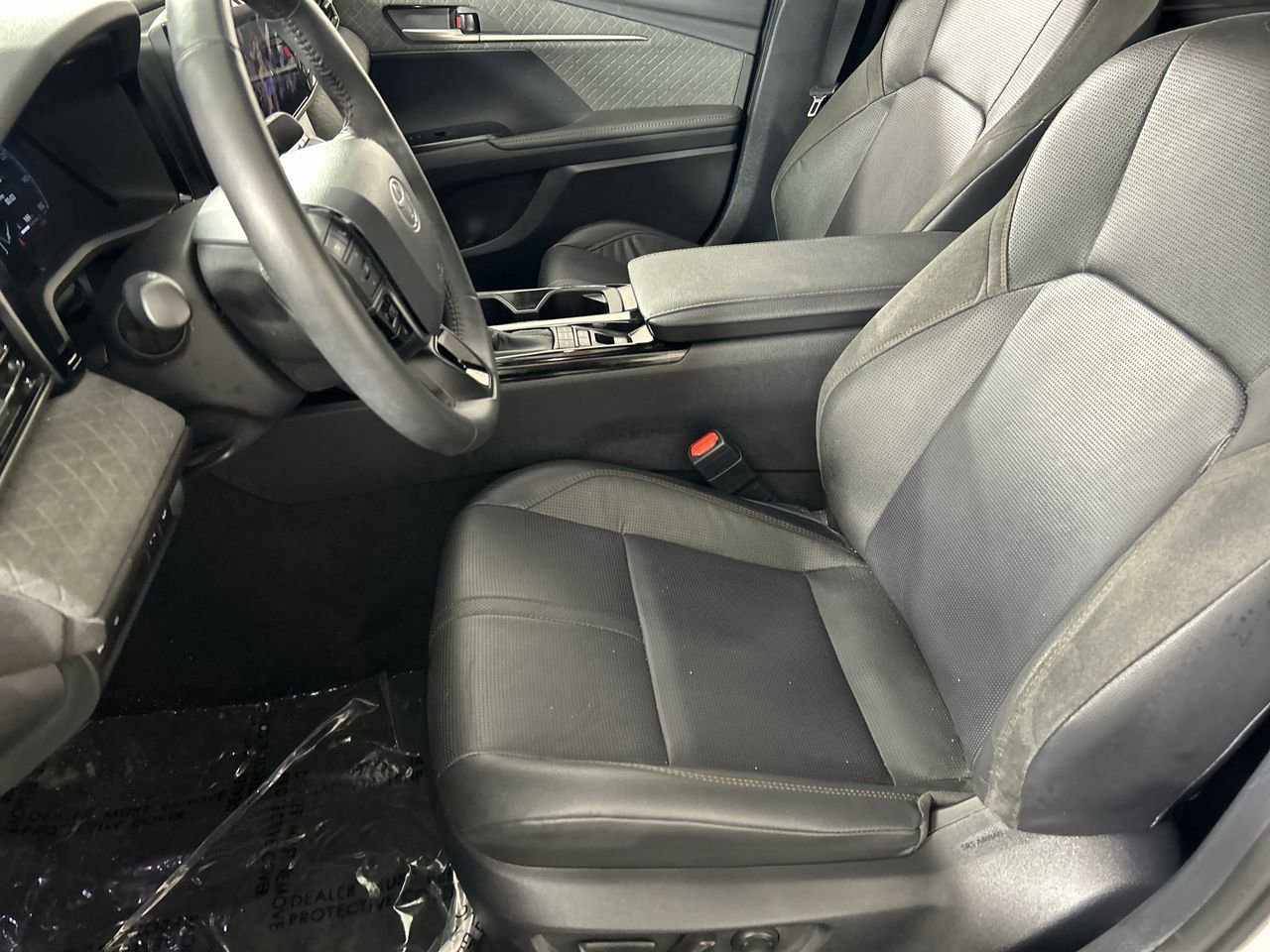 Used 2025 Toyota Camry XLE image 20