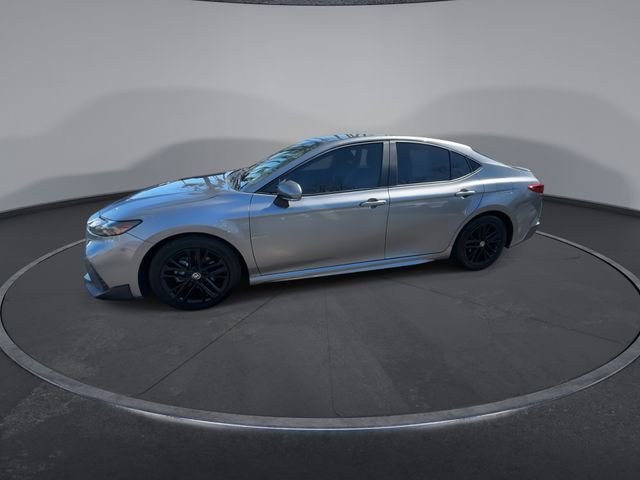 Used 2025 Toyota Camry SE image 9