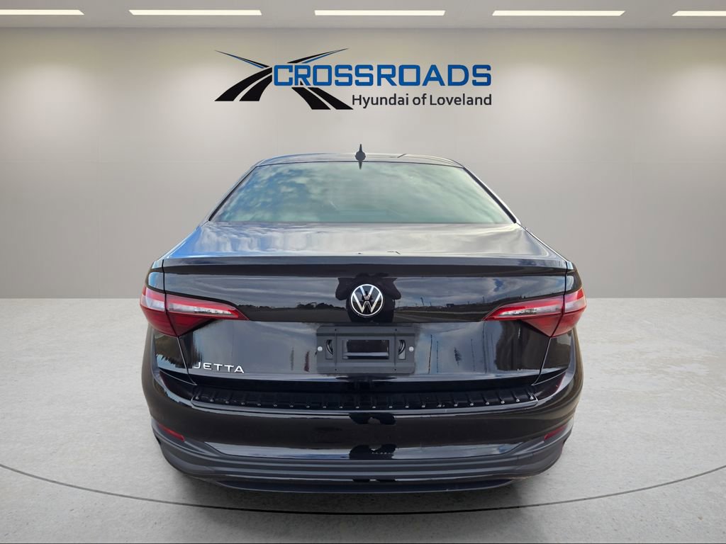 Used 2023 Volkswagen Jetta Sport image 4