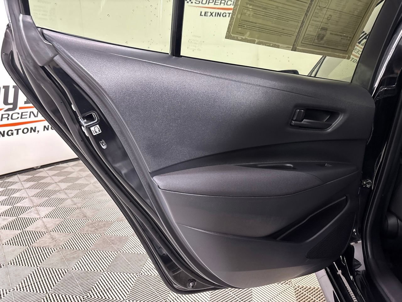 Used 2024 Toyota Corolla LE FWD image 22