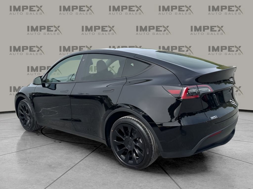 Used 2023 Tesla Model Y Long Range image 3