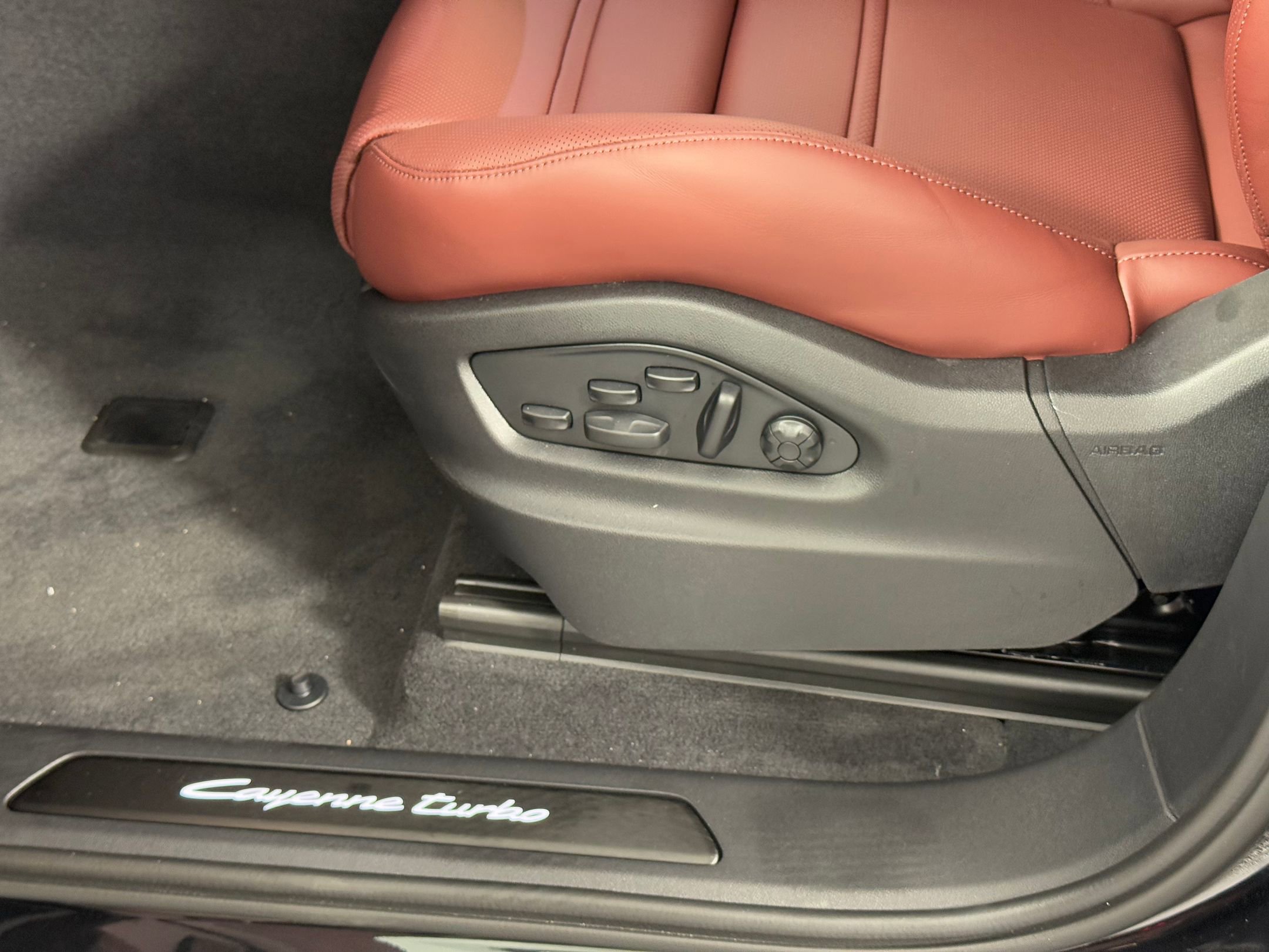 New 2026 Porsche Cayenne Turbo image 16