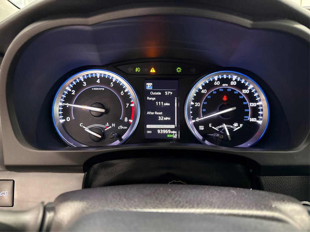 Used 2017 Toyota Highlander XLE w/ Carpet Mat Package image 23