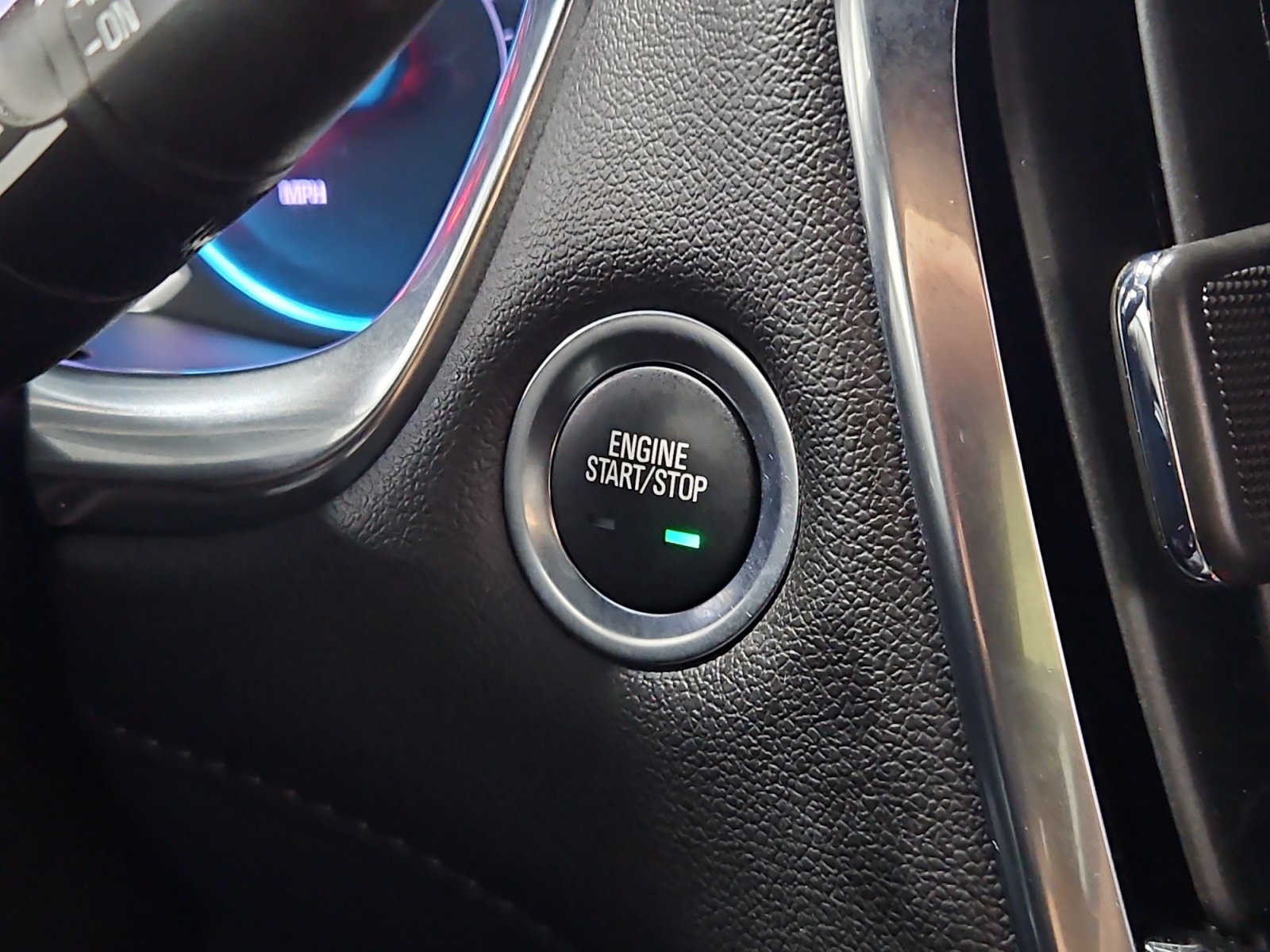 Used 2022 Chevrolet Traverse LT FWD image 19