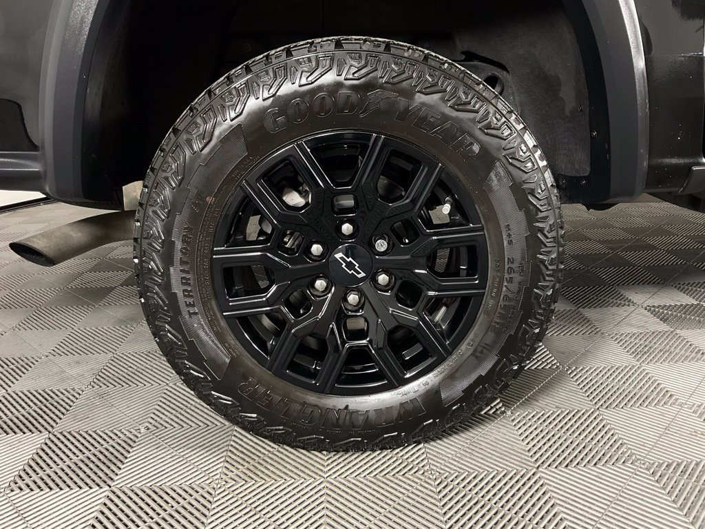 Used 2023 Chevrolet Colorado Trail Boss AWD/4WD image 10