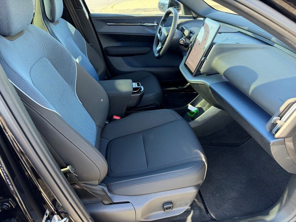 Certified 2025 Volvo EX30 Ultra image 14