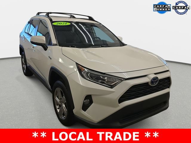 Used 2021 Toyota RAV4 XLE Premium image 3