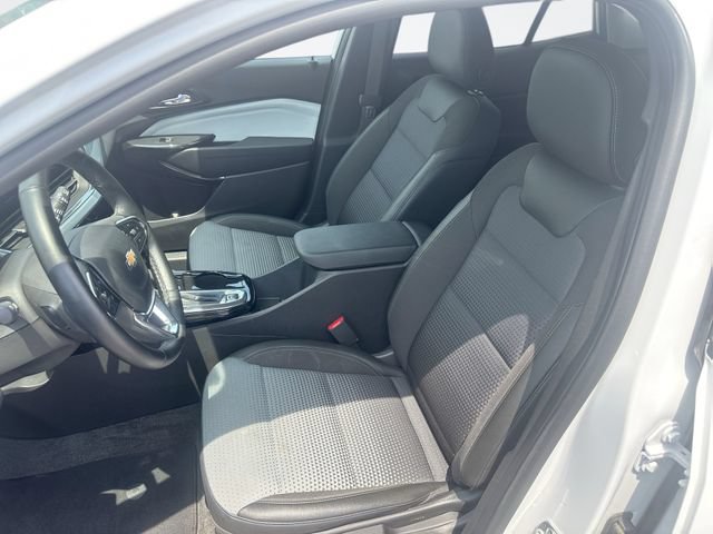 Used 2025 Chevrolet Trax LT w/ LT Convenience Package FWD image 11