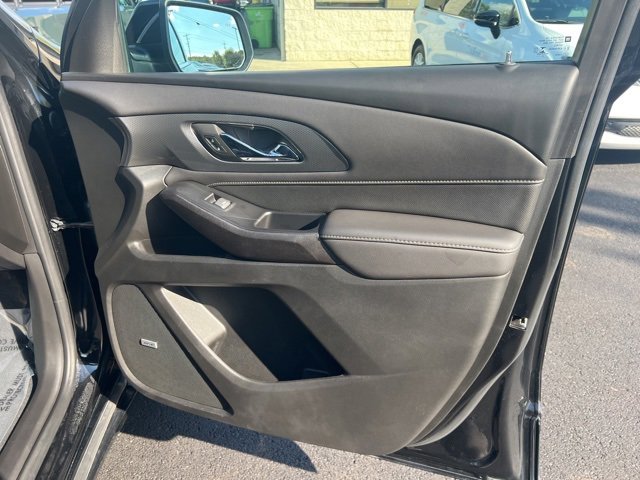 Used 2023 Chevrolet Traverse Premier image 13