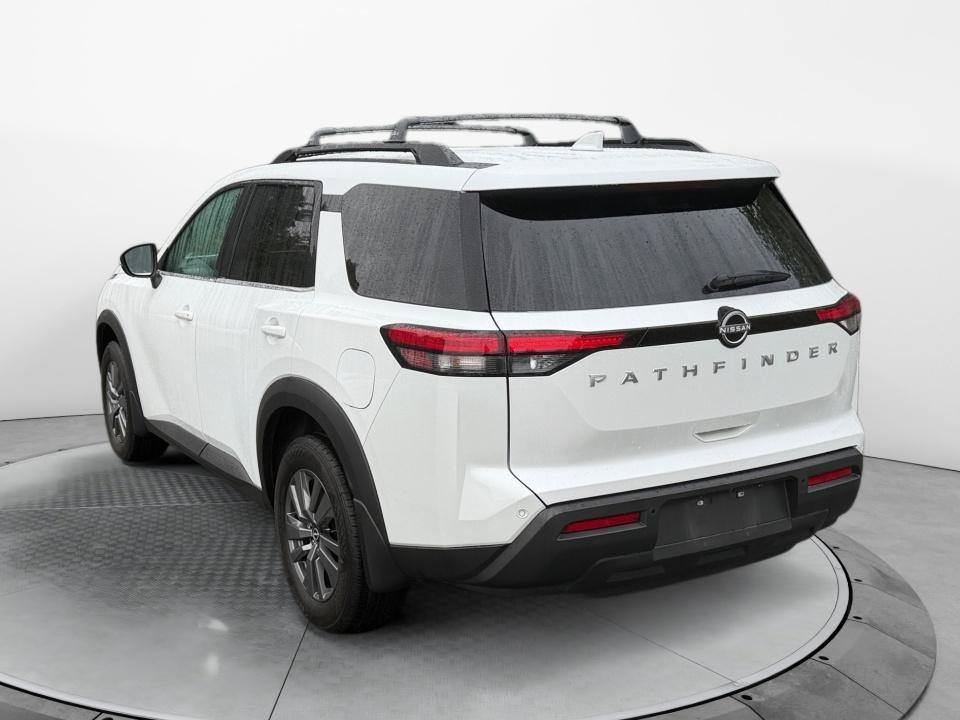 Used 2025 Nissan Pathfinder SV FWD image 5