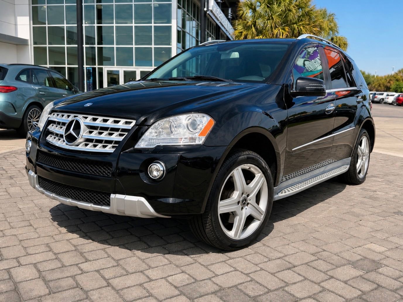 Used 2011 Mercedes-Benz ML 550 4MATIC image 1