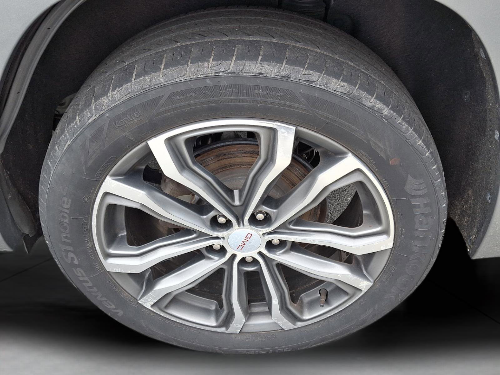 Used 2018 GMC Terrain Denali w/ Advanced Safety Package image 15