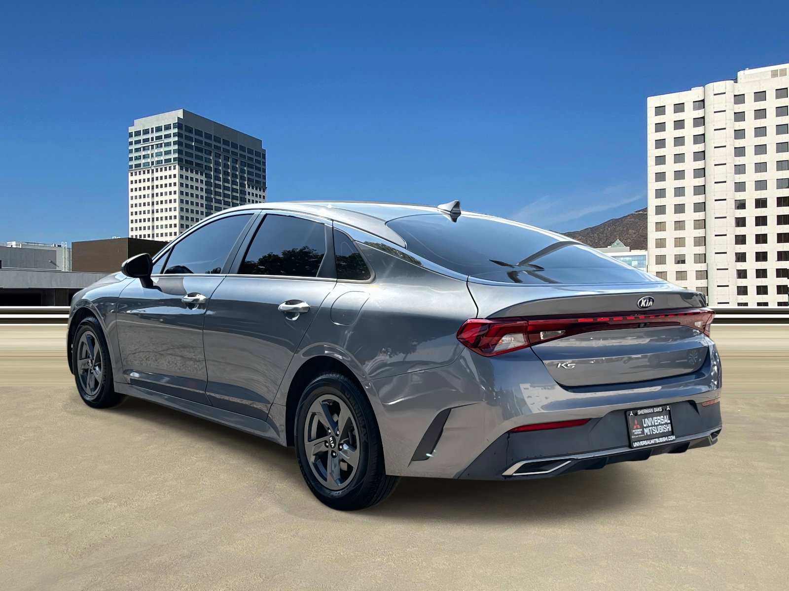 Used 2021 Kia K5 LX image 3