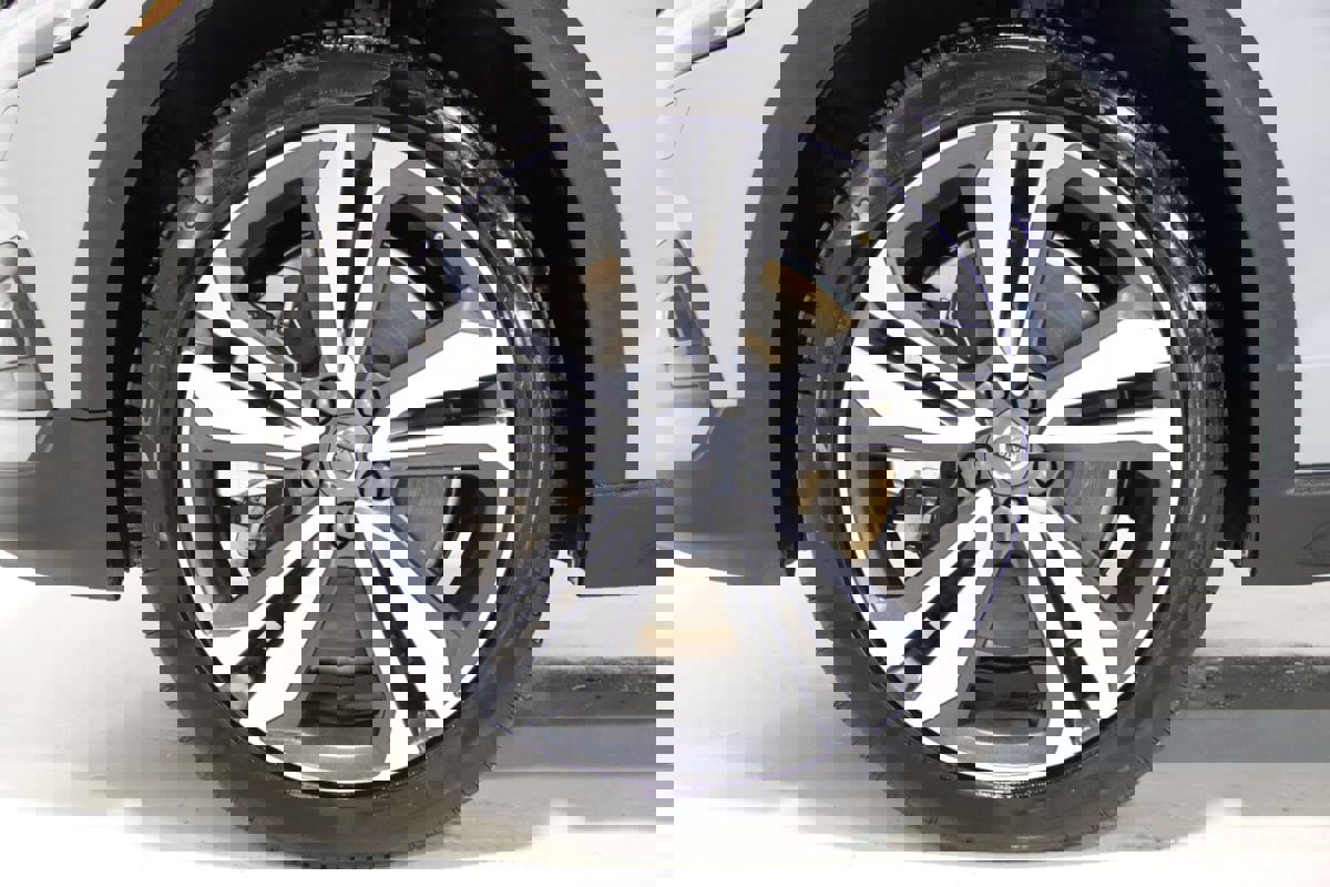 Used 2025 Volvo V60 B5 Cross Country Plus image 76