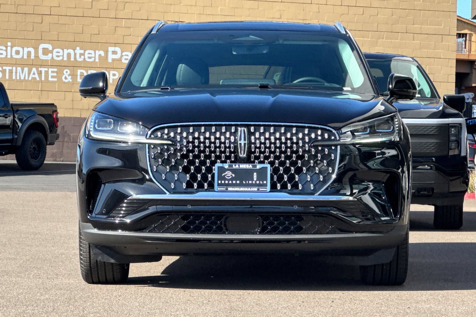 New 2025 Lincoln Aviator Reserve w/ Luxury Package RWD image 8