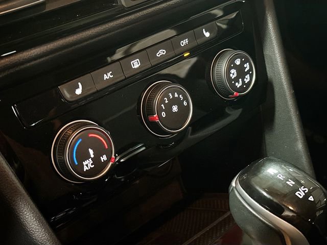 Used 2023 Volkswagen Taos SE image 16