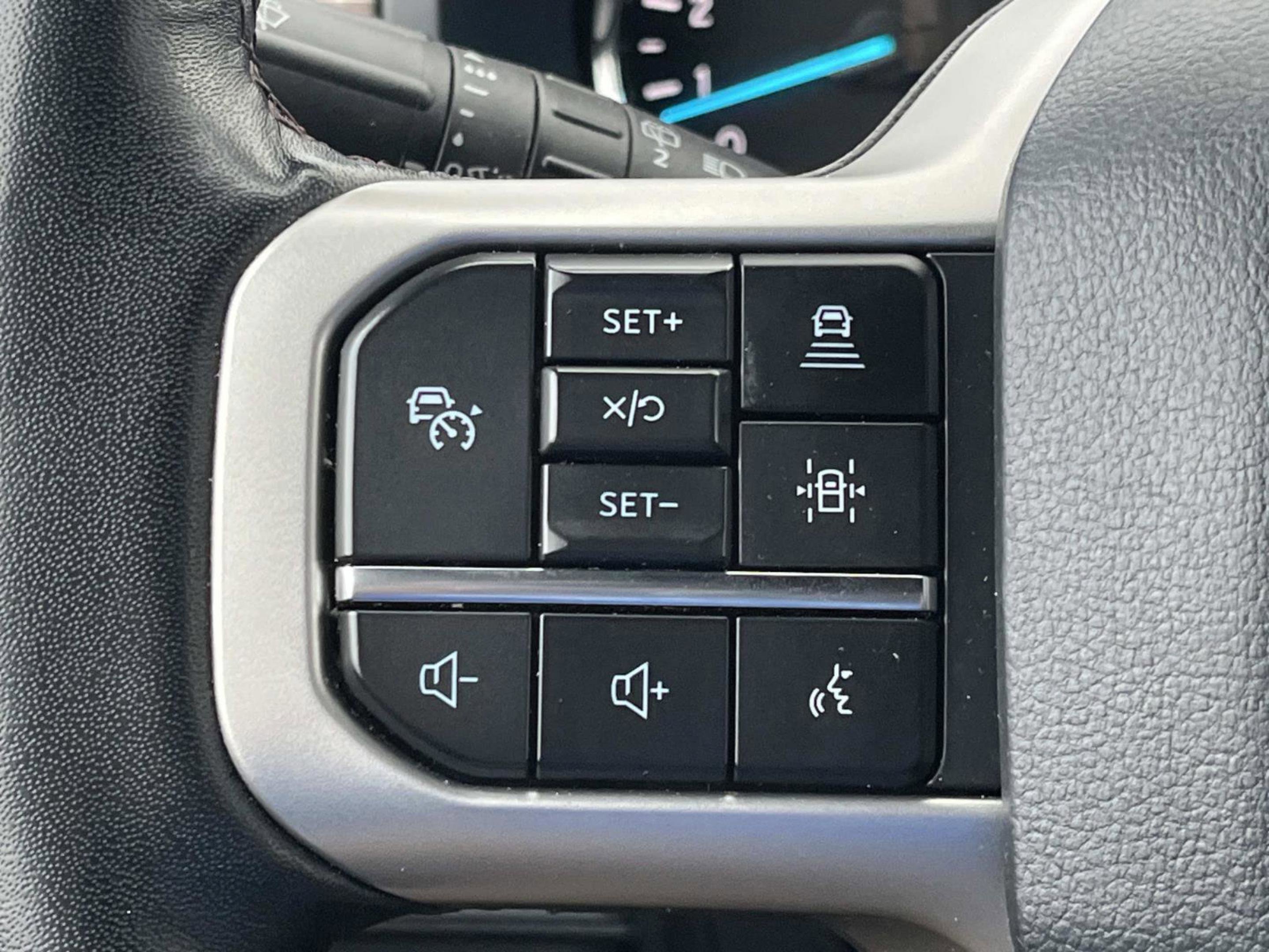 Used 2023 Ford Expedition Limited image 38