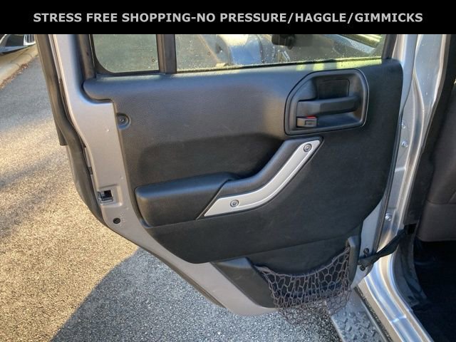 Used 2017 Jeep Wrangler Unlimited Sahara image 24