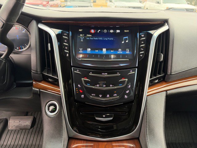Used 2019 Cadillac Escalade Luxury AWD/4WD image 17
