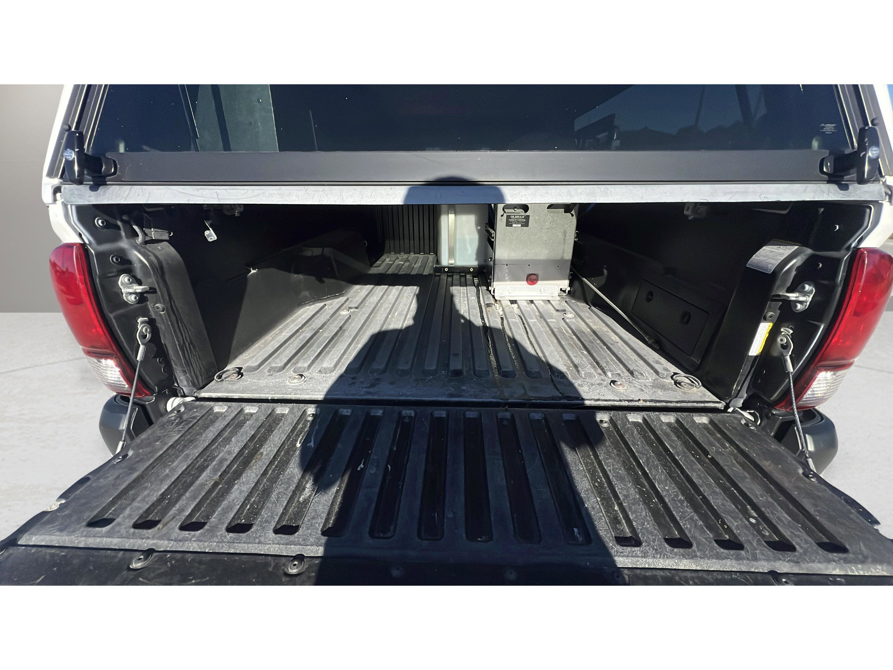 Used 2023 Toyota Tacoma SR image 18