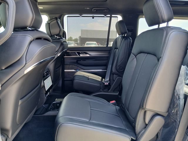 New 2026 Jeep Grand Wagoneer Summit w/ Premium Group III AWD/4WD image 13