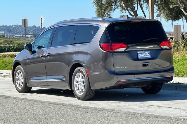 Used 2020 Chrysler Pacifica Touring-L image 6