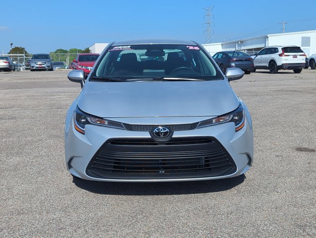 Used 2026 Toyota Corolla LE FWD image 2