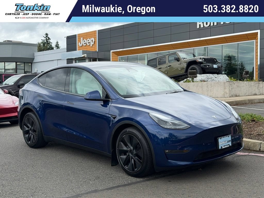 Used 2025 Tesla Model Y Long Range AWD/4WD image 1