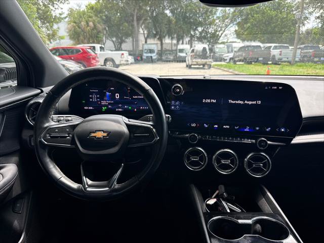 Used 2025 Chevrolet Blazer EV LT AWD/4WD image 29