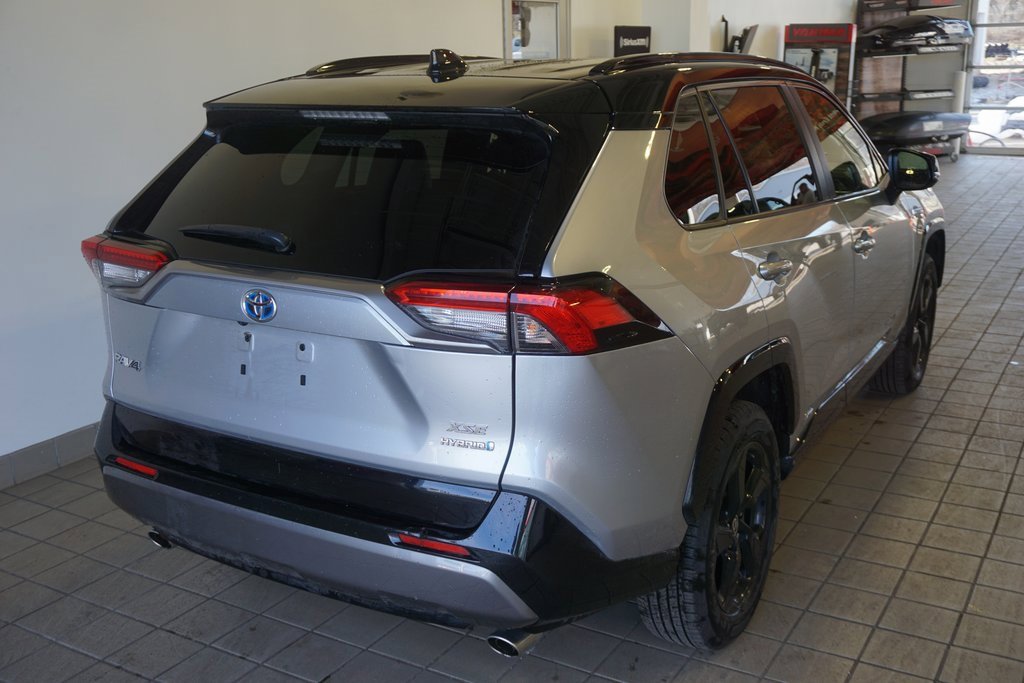 Used 2020 Toyota RAV4 XSE w/ XSE Grade Weather Package image 16