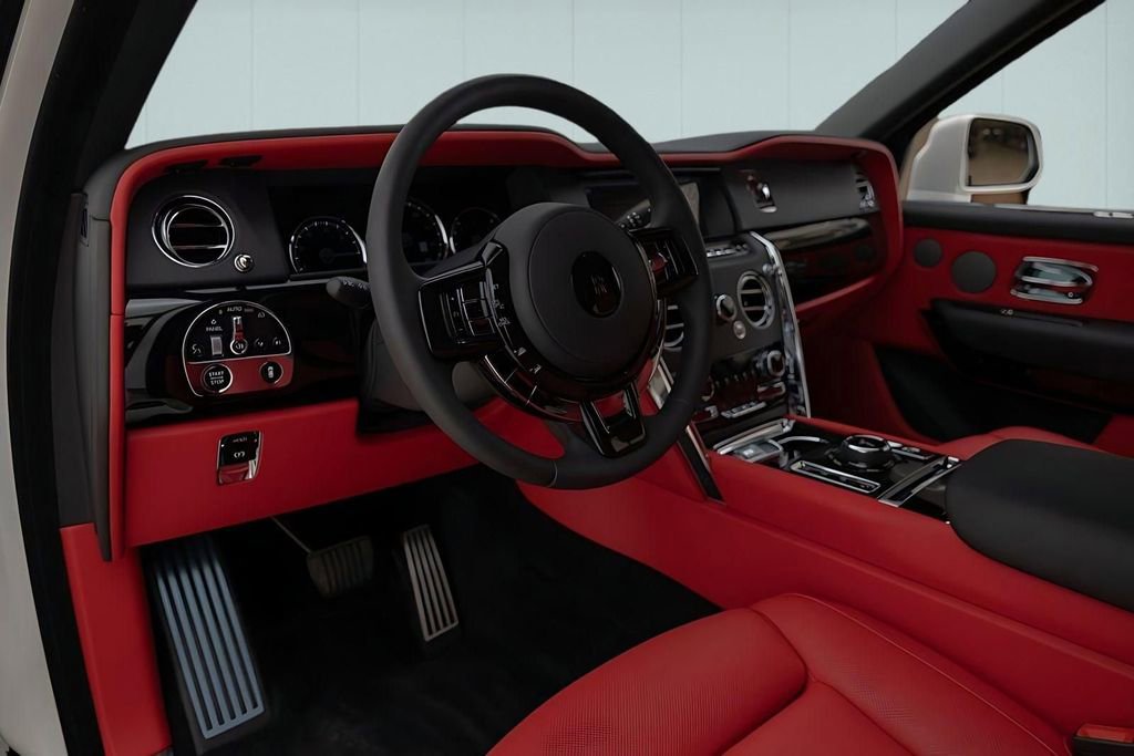 Used 2023 Rolls-Royce Cullinan image 22