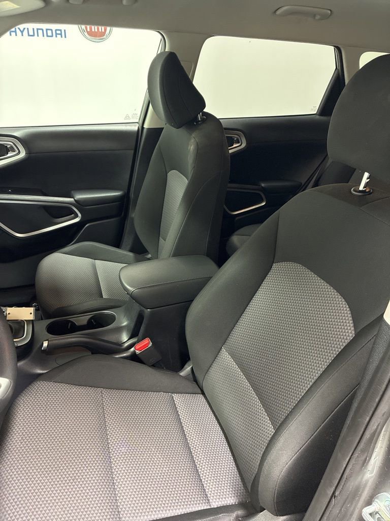 Used 2024 Kia Soul LX w/ Option Group 015 image 9