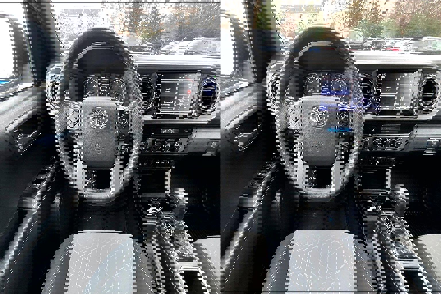 Used 2023 Toyota Tacoma TRD Off-Road image 5