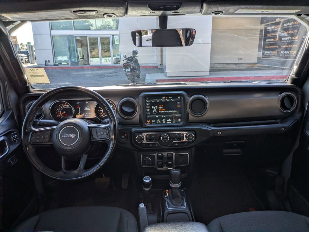 Used 2023 Jeep Gladiator Willys image 14