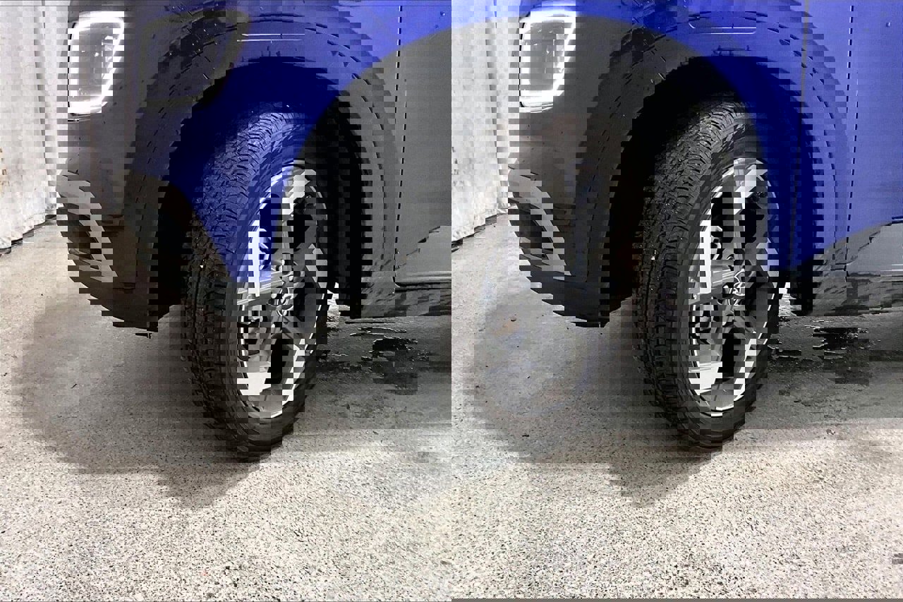 Used 2025 Hyundai Venue Limited image 20