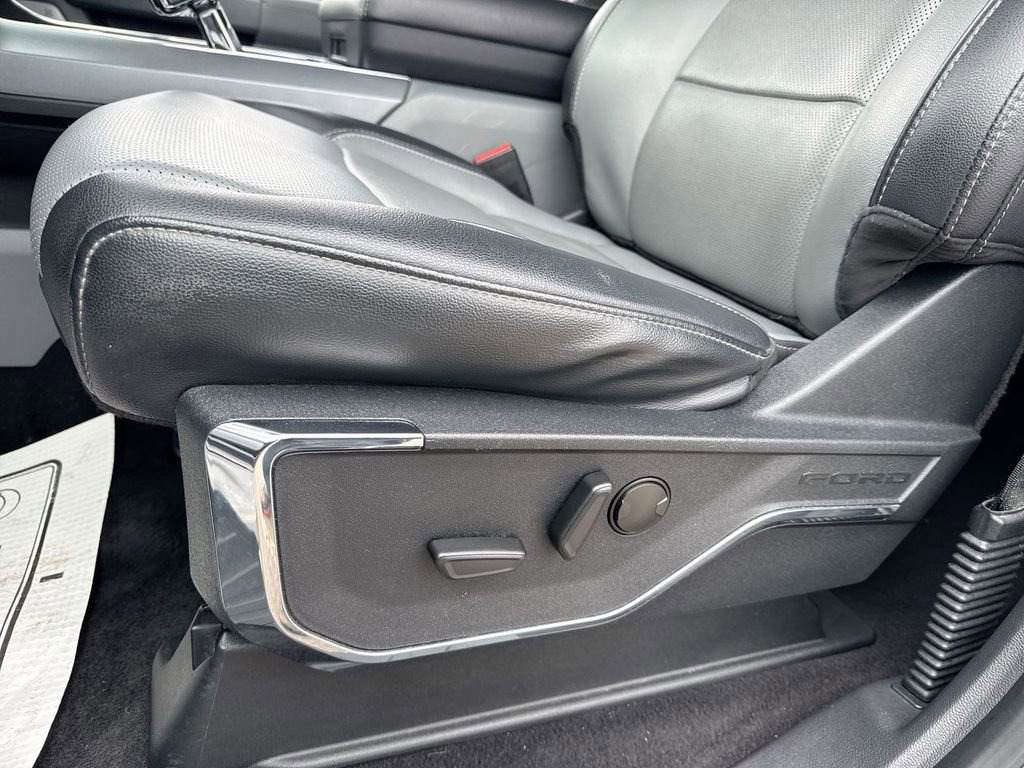 Used 2023 Ford F150 Lariat w/ Trailer Tow Package image 12