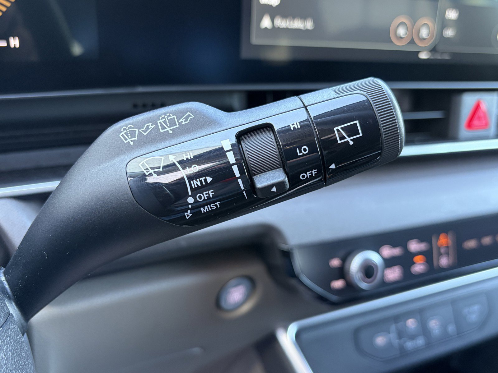 Used 2026 Kia Carnival EX FWD image 24
