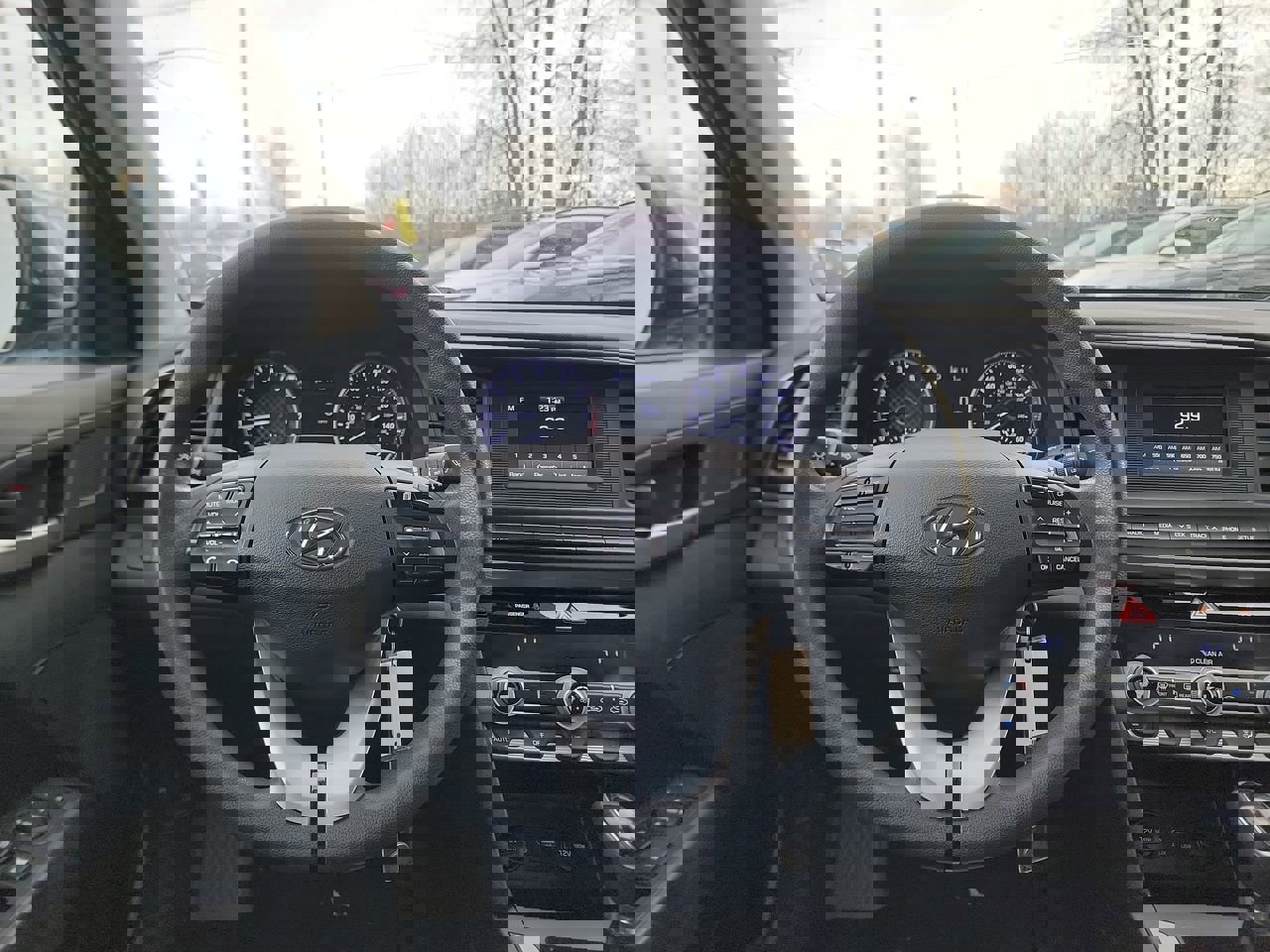 Used 2020 Hyundai Elantra SE w/ Cargo Package (C1) image 14