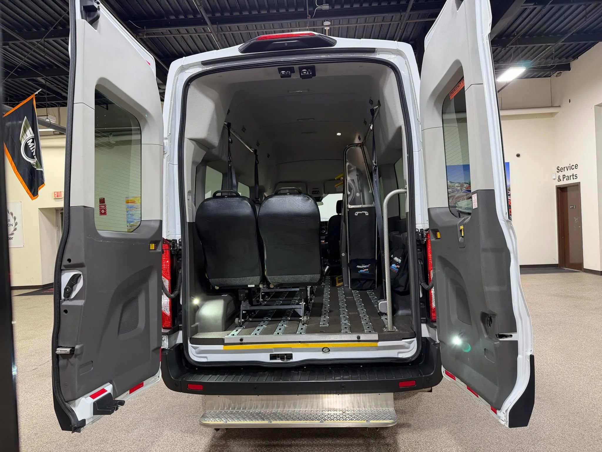 Used 2021 Ford Transit 350 XL RWD image 22