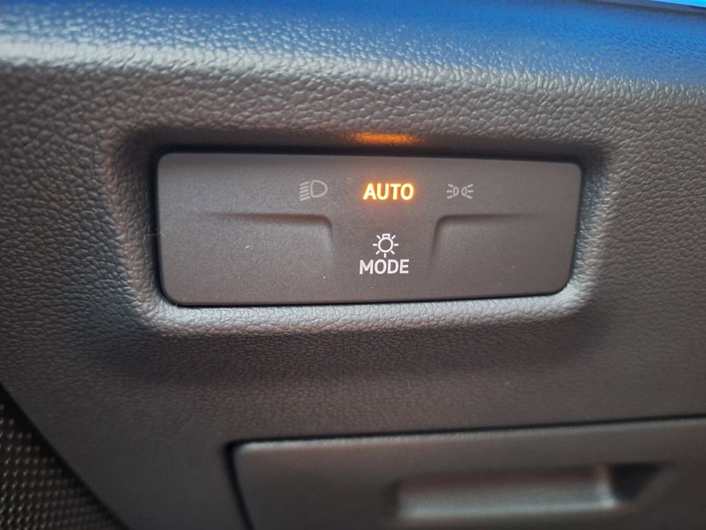 New 2026 Volkswagen Tiguan SE R-Line image 12