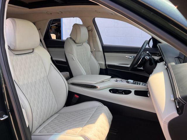 Used 2022 Genesis GV70 3.5T Sport w/ Sport Prestige Package AWD/4WD image 36