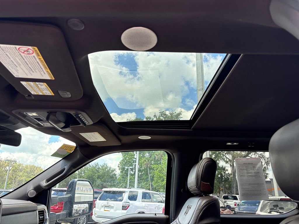 Used 2023 Ford F250 King Ranch w/ FX4 Off-Road Package AWD/4WD image 9