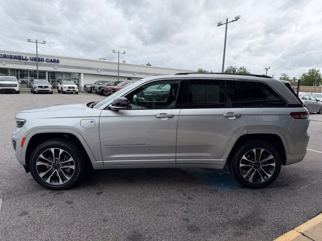 Used 2023 Jeep Grand Cherokee Overland AWD/4WD image 30