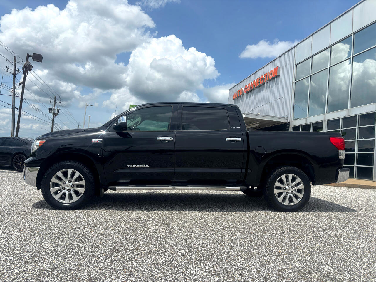 Used 2013 Toyota Tundra Platinum image 3