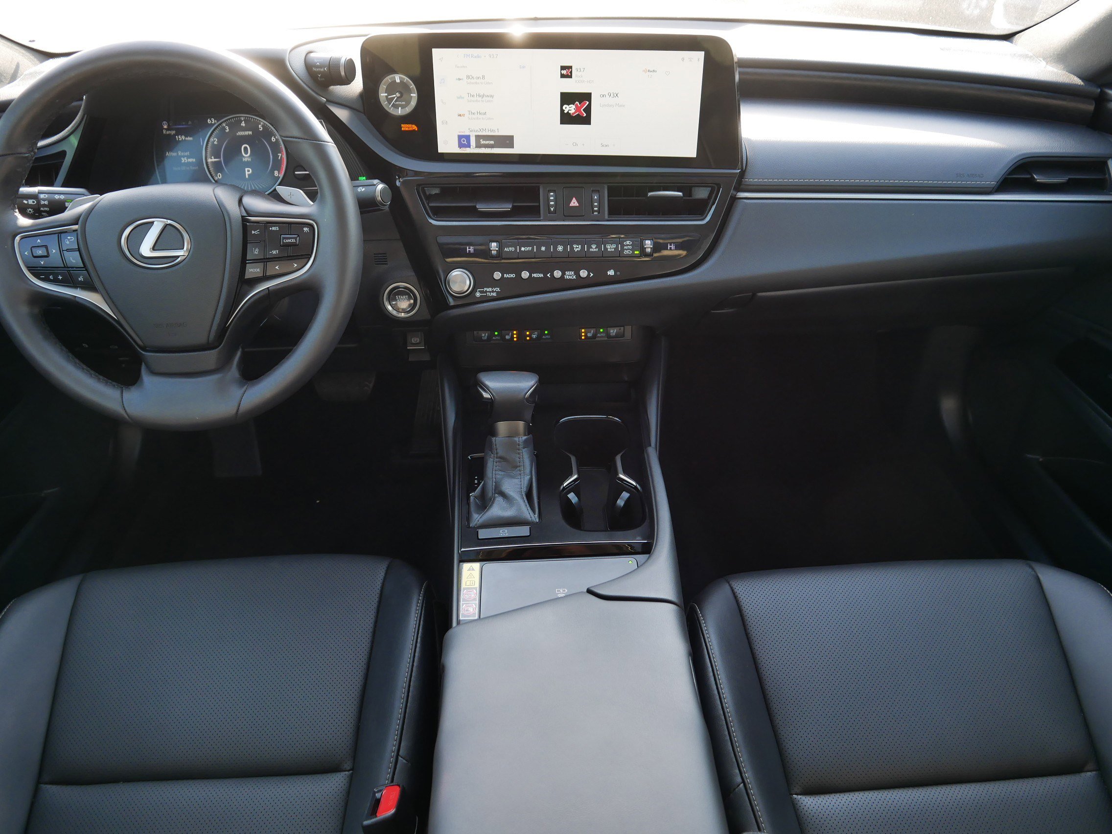 Used 2024 Lexus ES 250 w/ Premium Package image 10