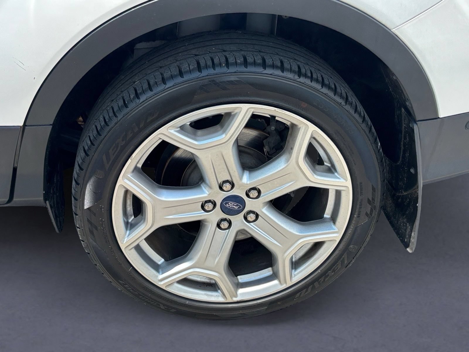 Used 2019 Ford Escape Titanium AWD/4WD image 5